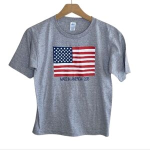 Made in the USA Gray Short Sleeve Graphic Flag Tee Made in America 2016 Kids XL